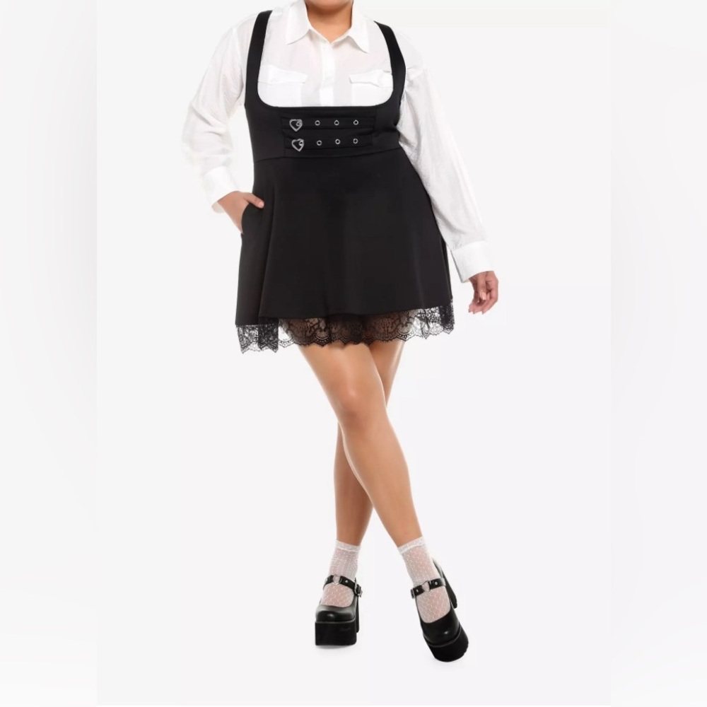 Black Heart Buckle Grommet Skirtall
